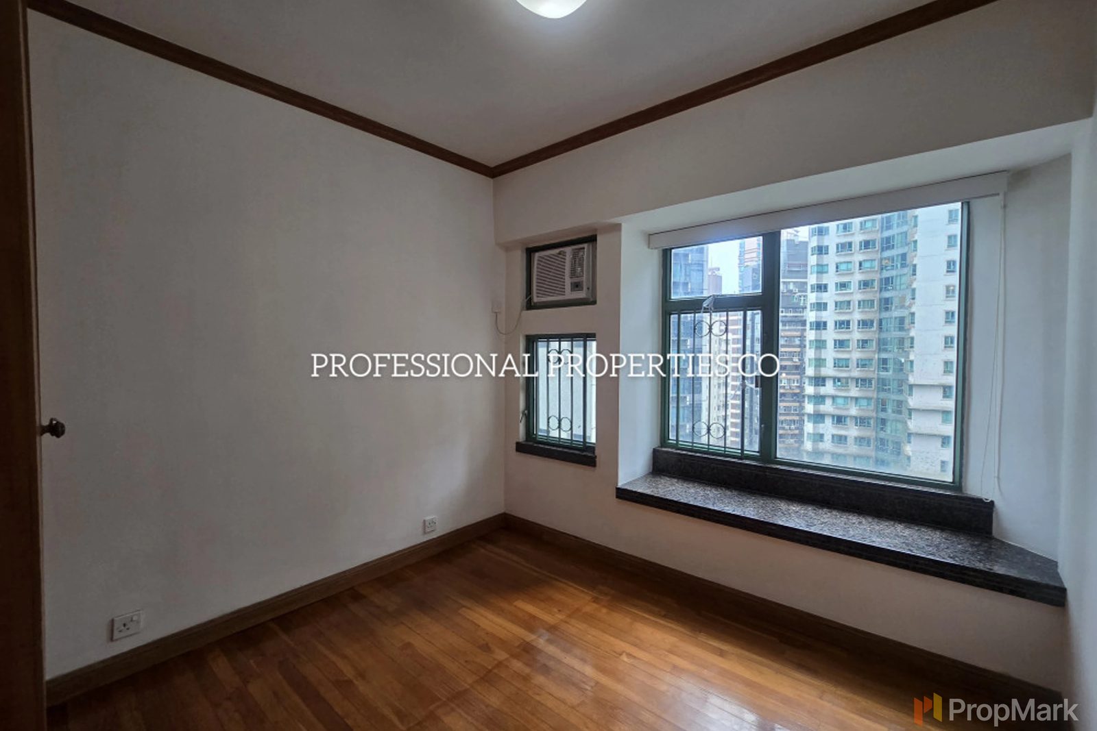 photo 3 — Robinson Place, Mid-levels West