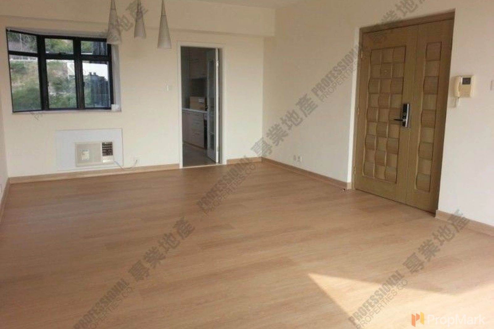 photo 2 — Grand Garden, Southside