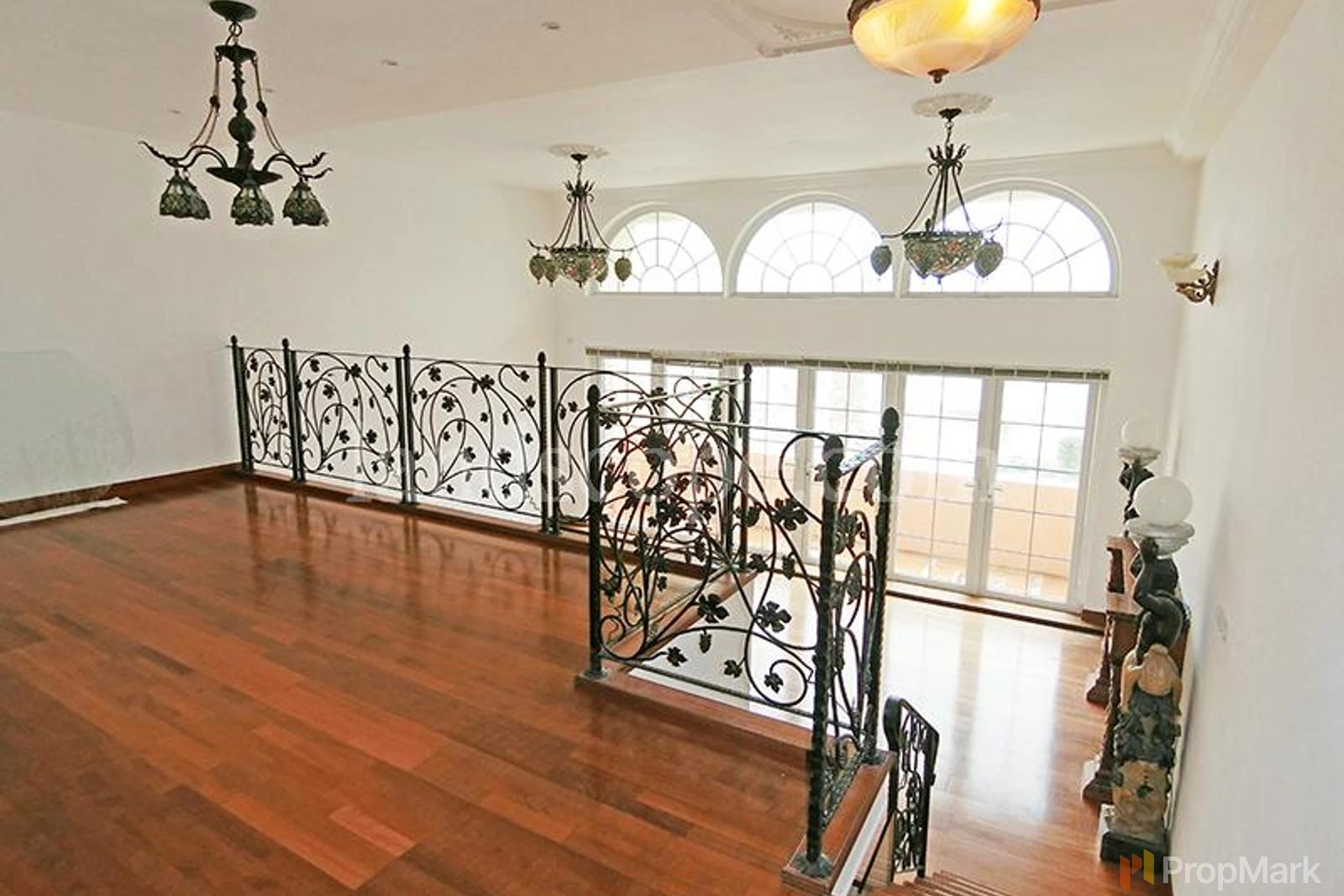 photo 13 — Ventura Villa, Southside