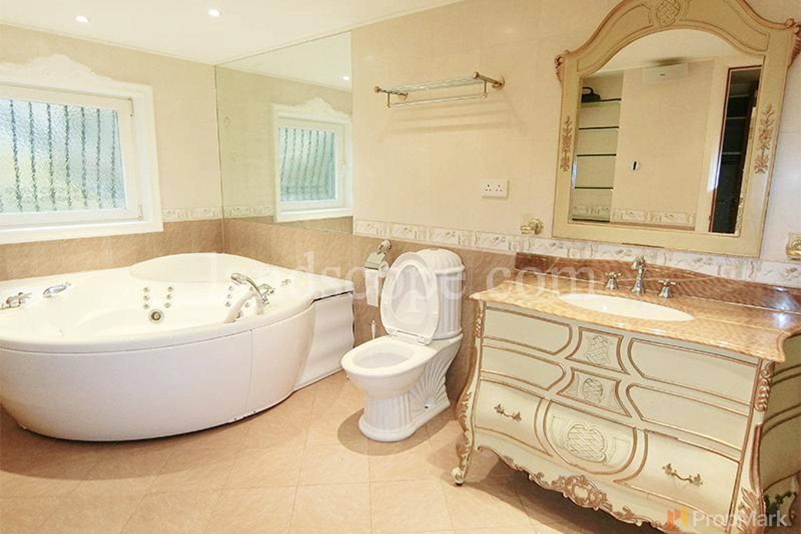 photo 17 — Ventura Villa, Southside