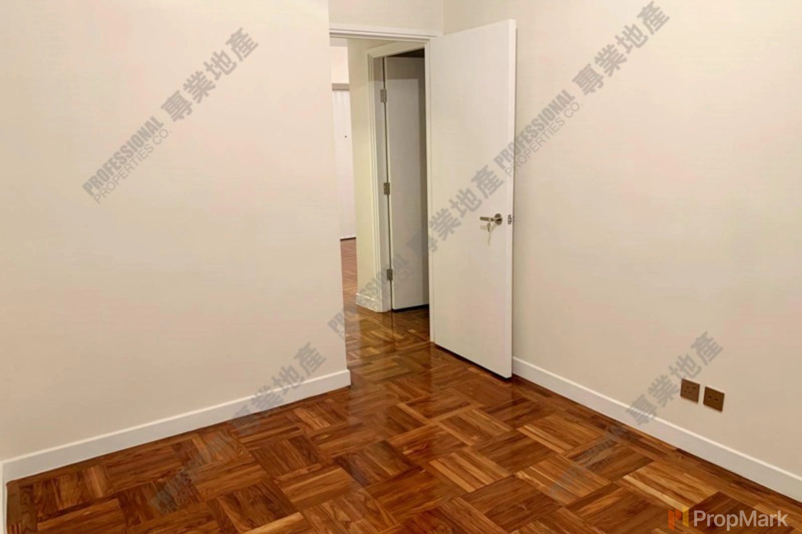 photo 21 — Scenic Rise, Mid-levels West
