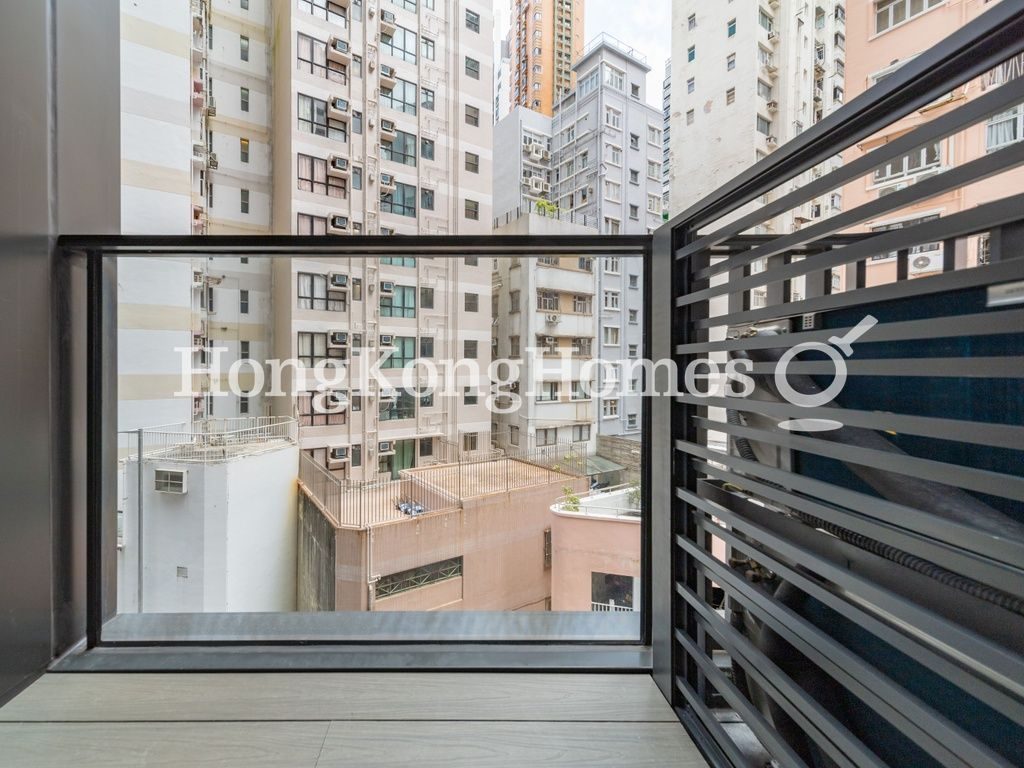 Balcony off Living Room — One Jardine's Lookout，跑馬地