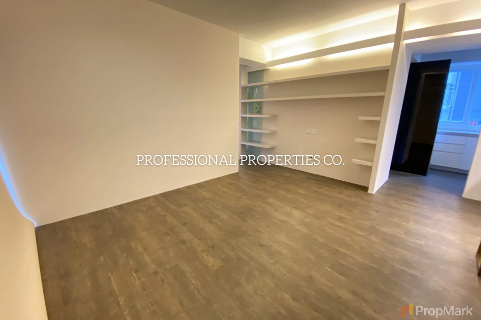 photo 5 — Grand Court, Mid-levels West