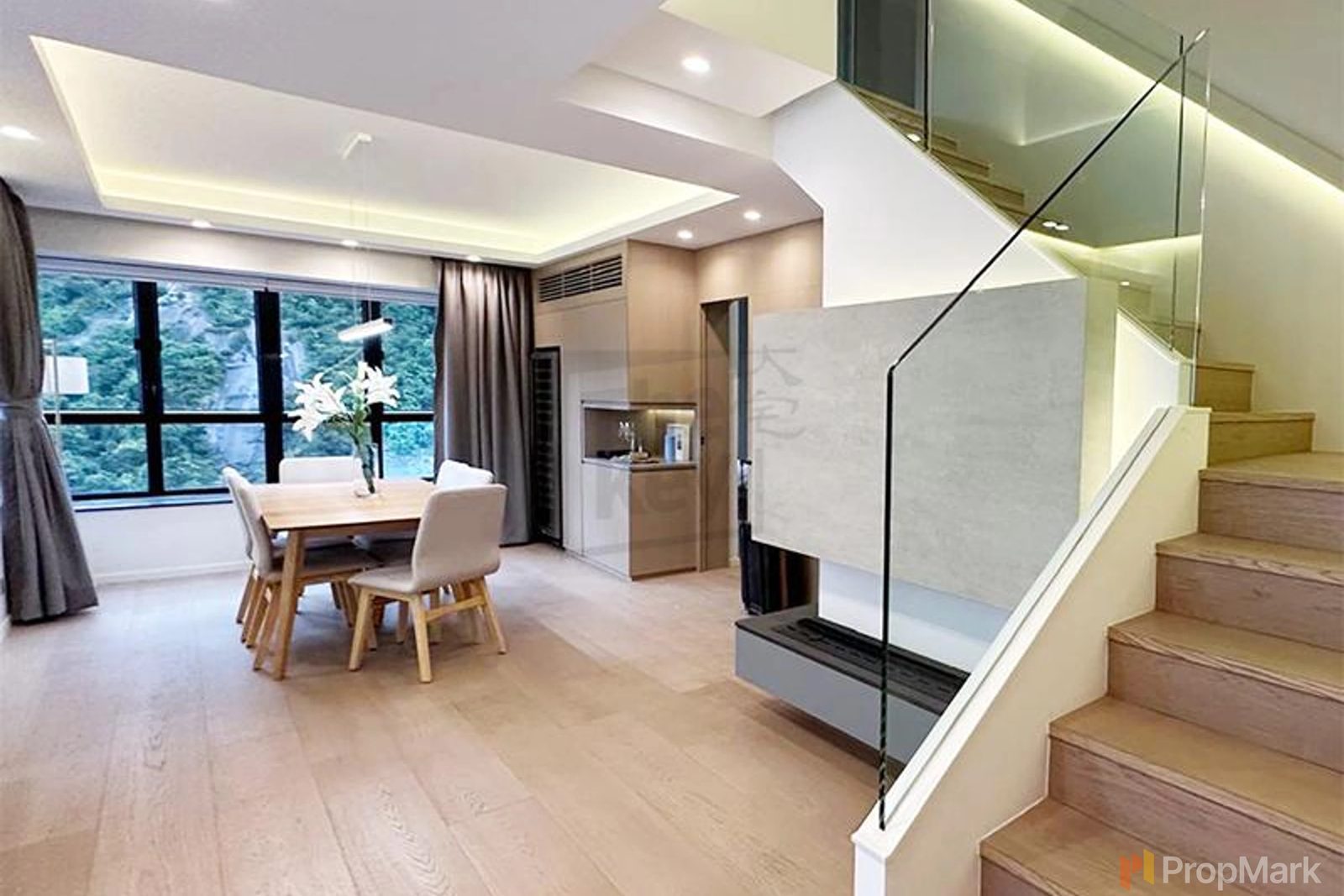 photo 3 — Elegant Terrace, Mid-levels West