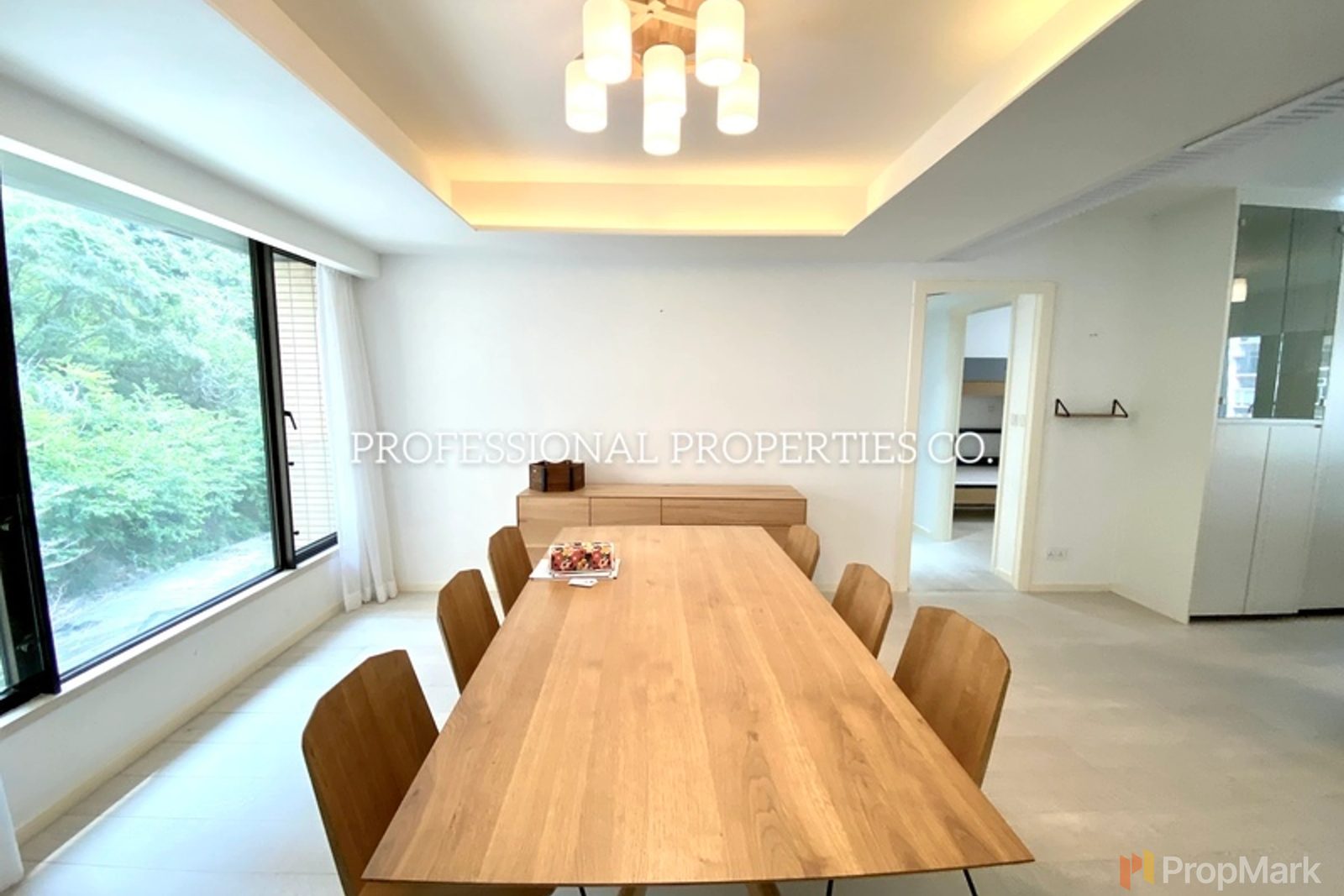 相片 14 — 雲暉大廈，跑馬地