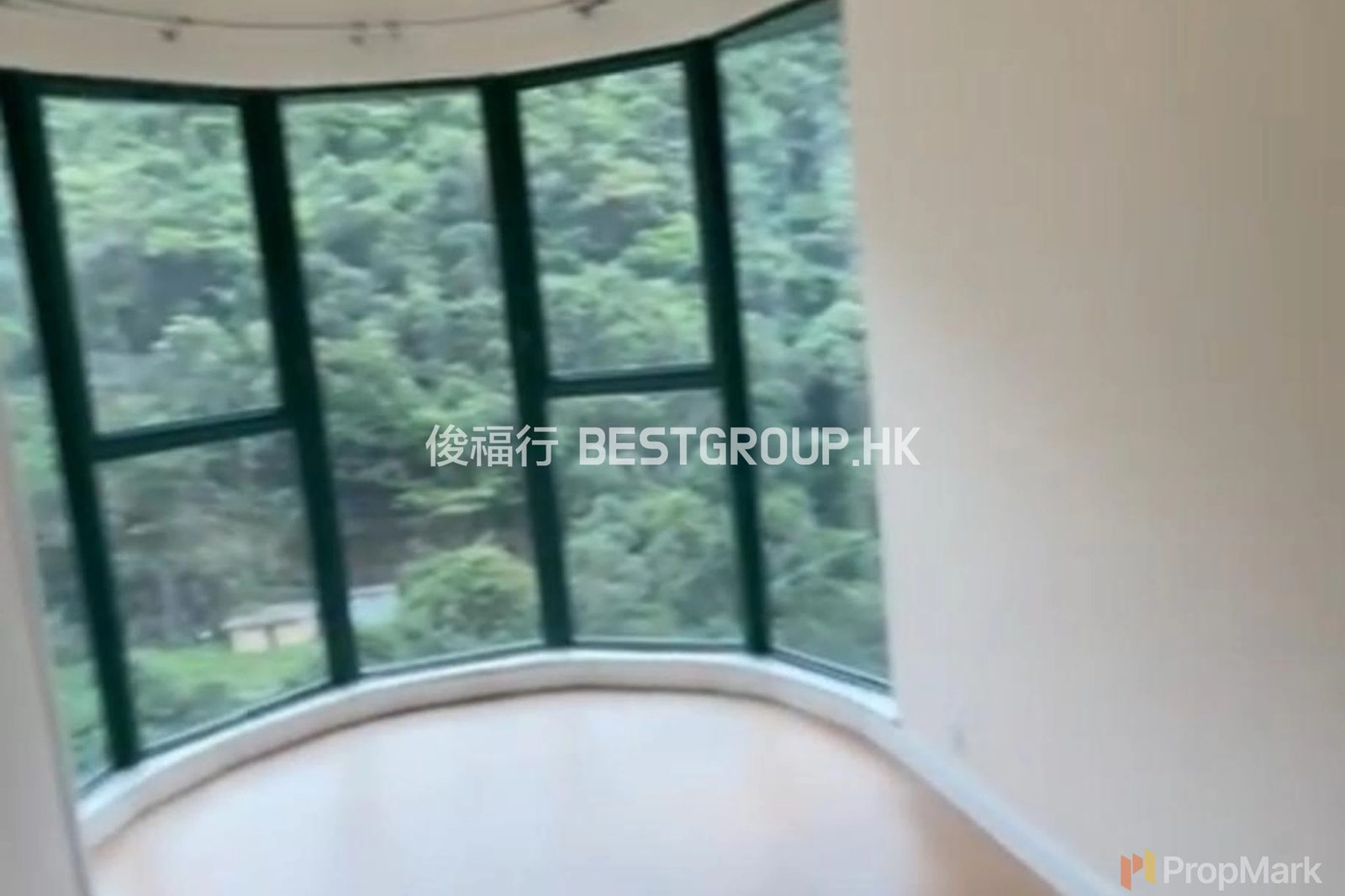 photo 4 — Hillsborough Court, Mid-levels Central