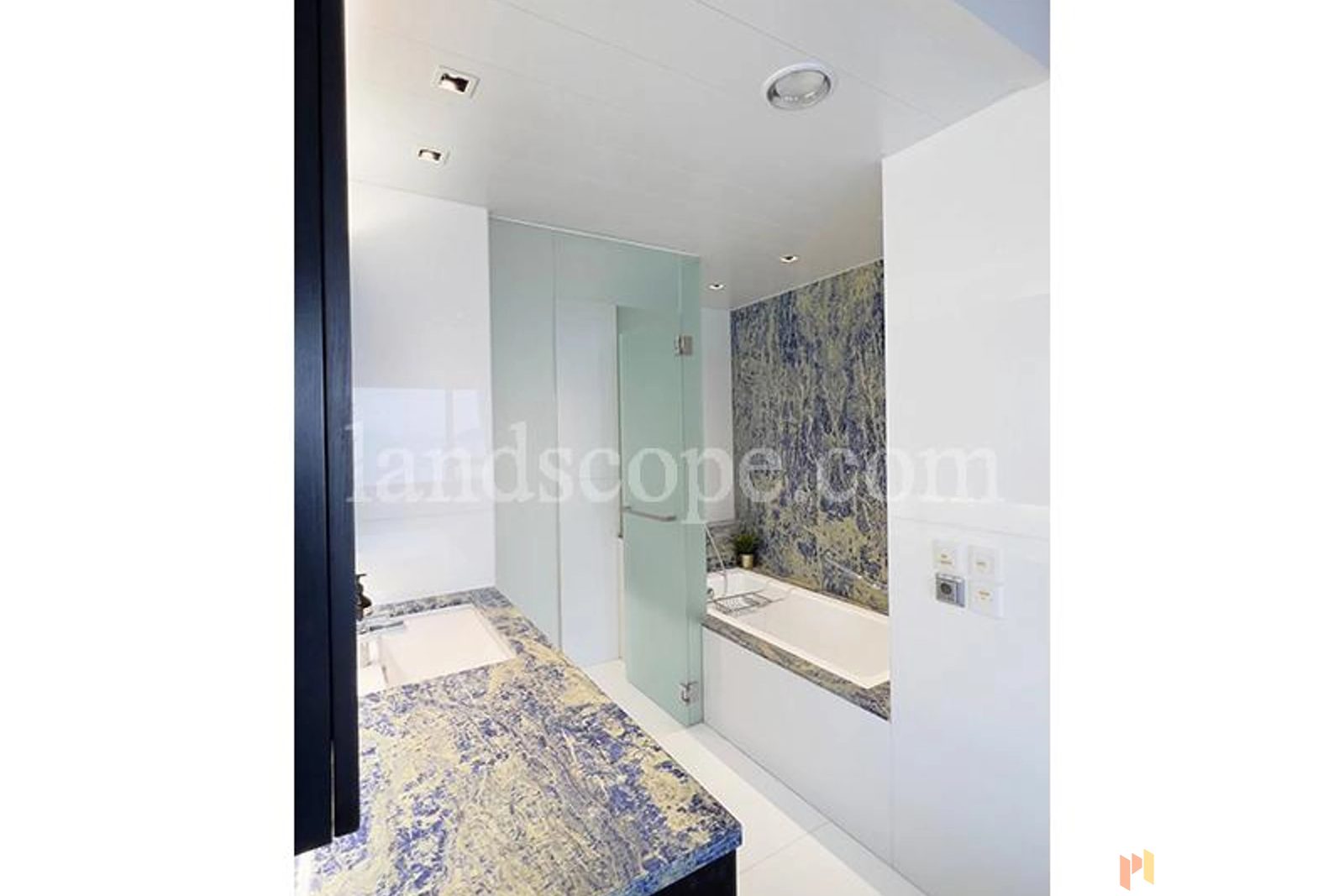photo 8 — Splendour Villa, Southside