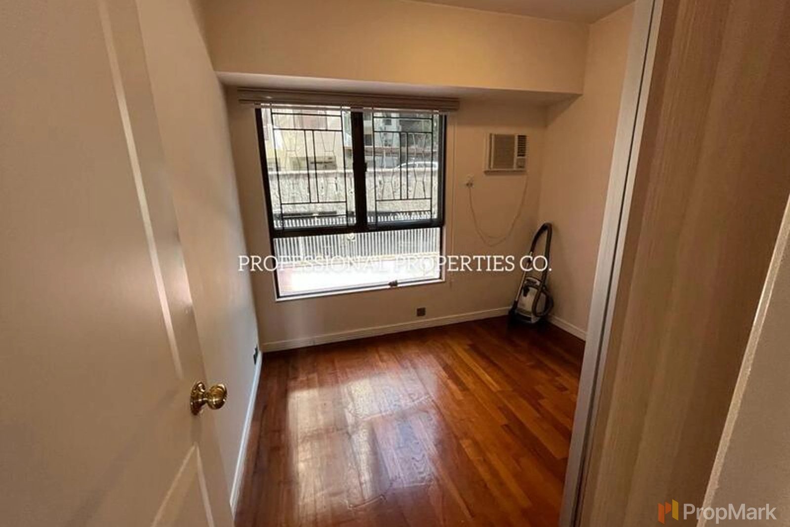 photo 8 — Dragonview Court, Mid-levels West