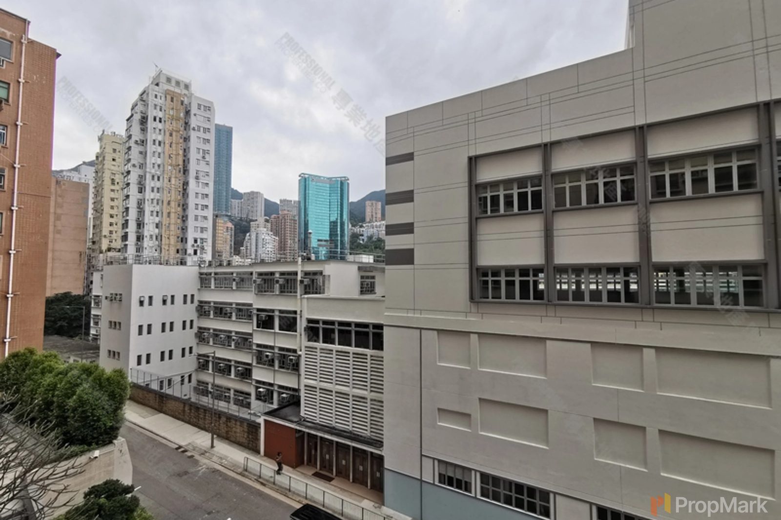 相片 19 — 雲暉大廈，跑馬地