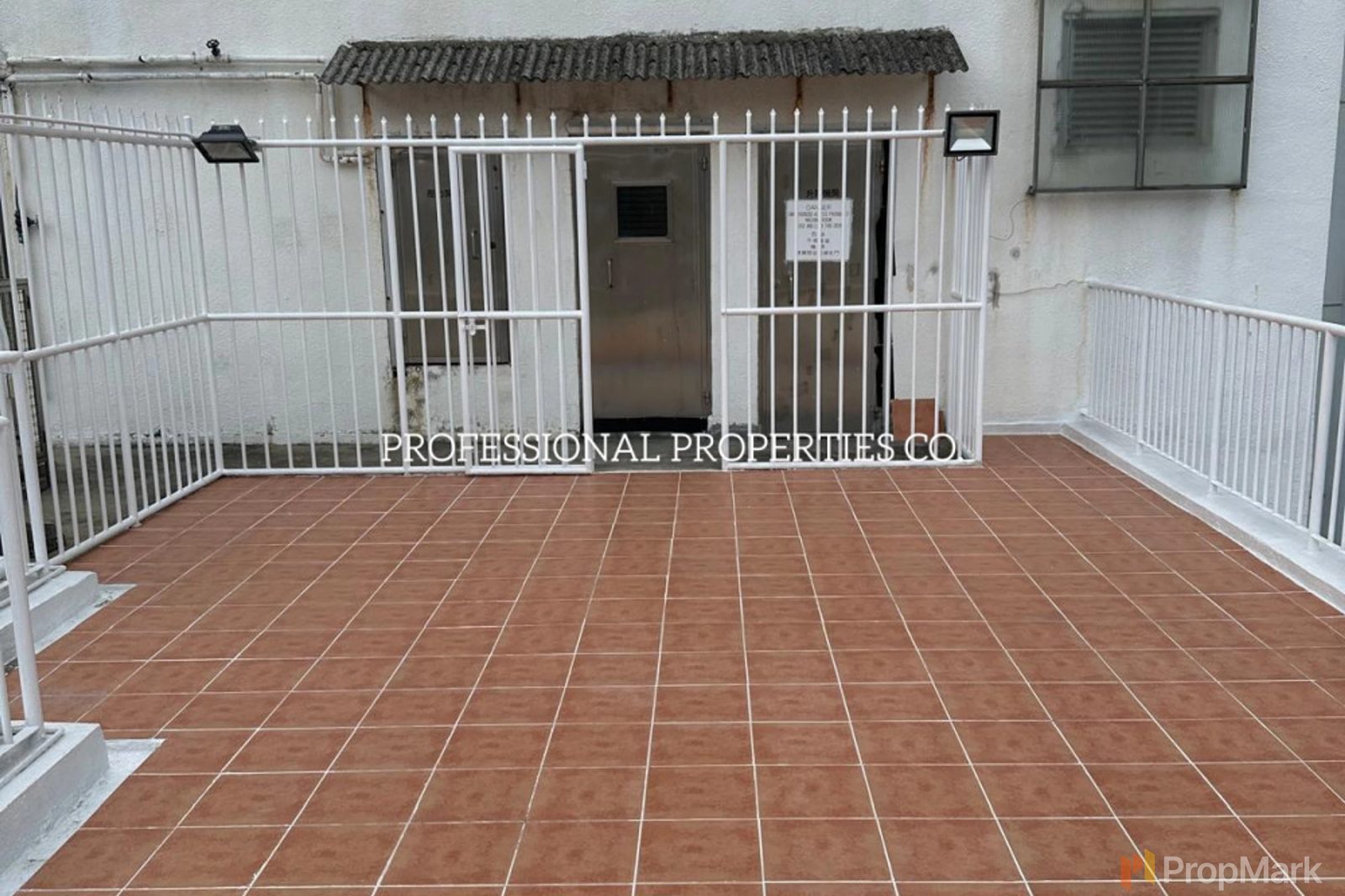 photo 2 — Linway Court, Wan Chai