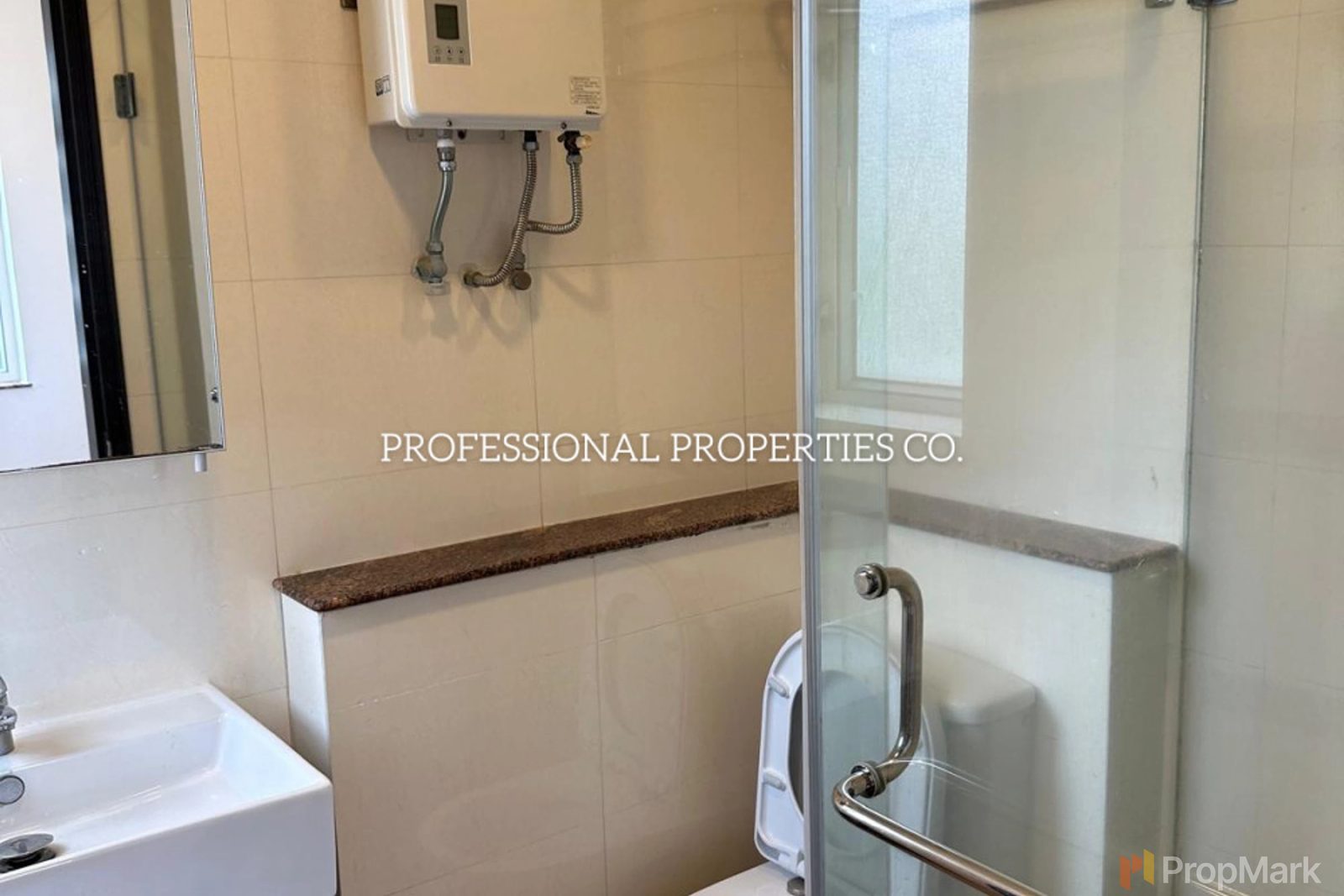 photo 8 — Linway Court, Wan Chai