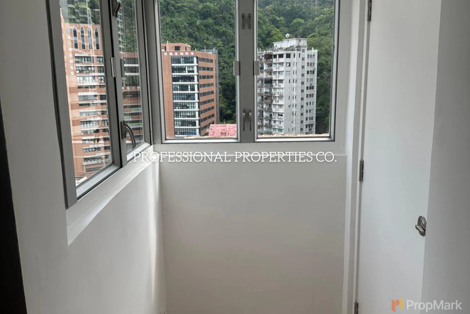 photo 9 — Linway Court, Wan Chai