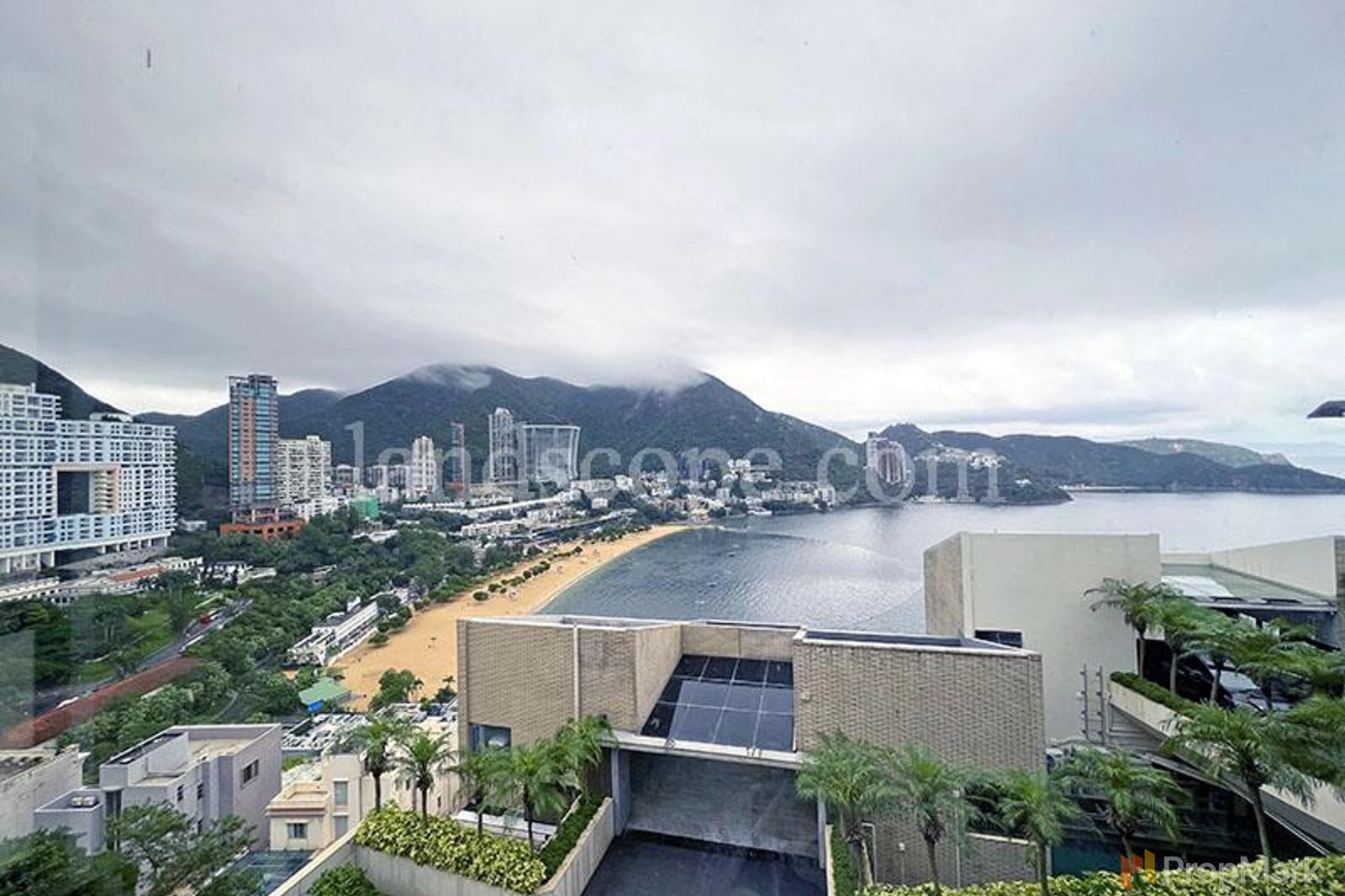 photo 2 — The Beachfront, Southside