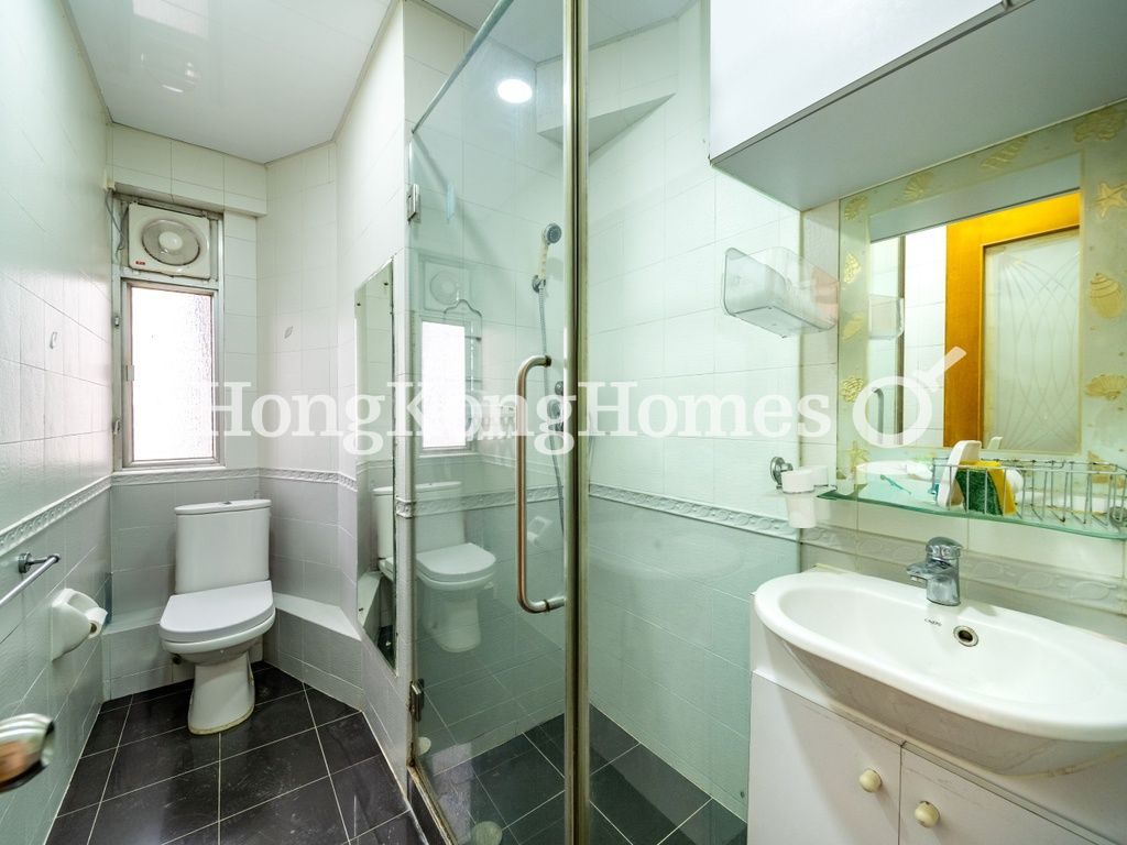 Guest Bathroom — 正大花園大廈，西半山