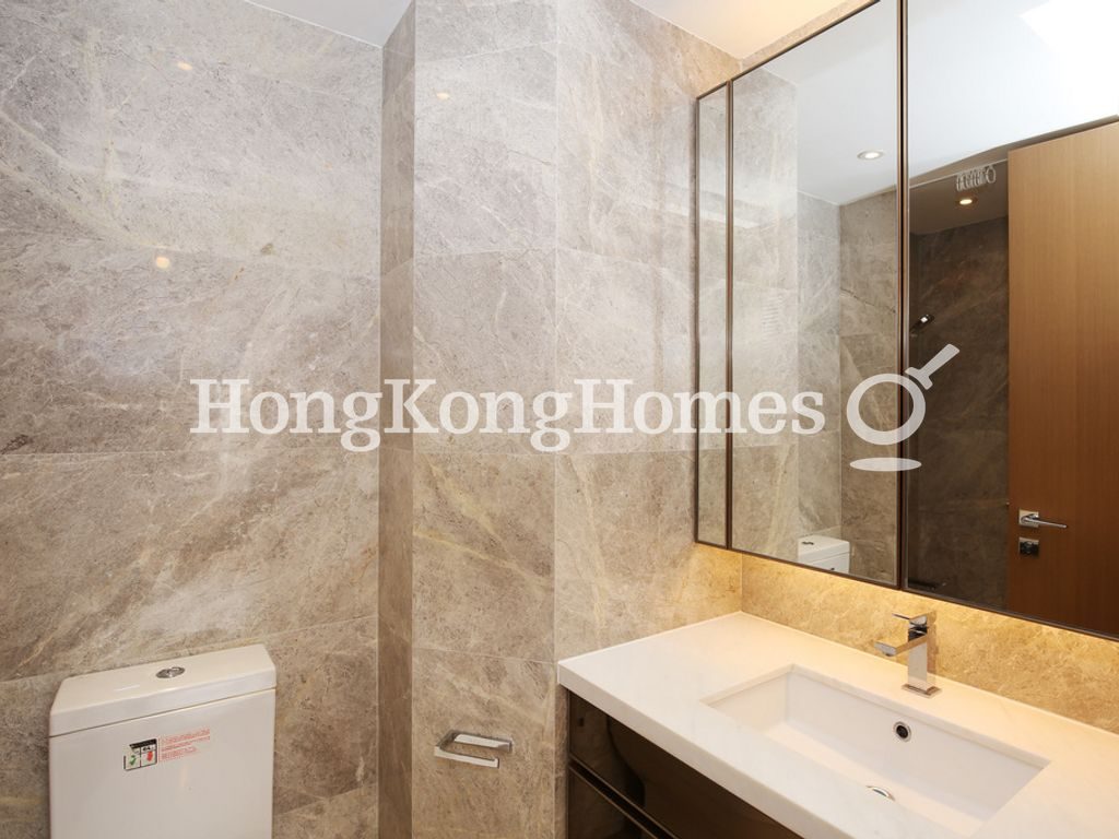 Ensuite Bathroom — 星鑽，西營盤