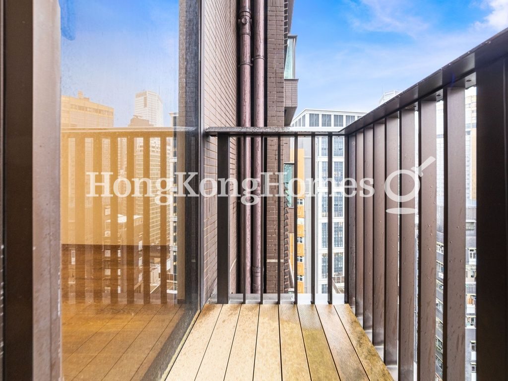 Balcony off Ensuite Bathroom — yoo Residence，銅鑼灣