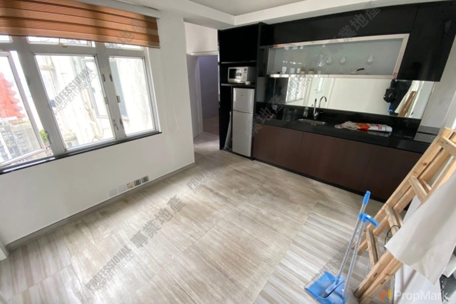 photo 6 — Woodland Court, Mid-levels West
