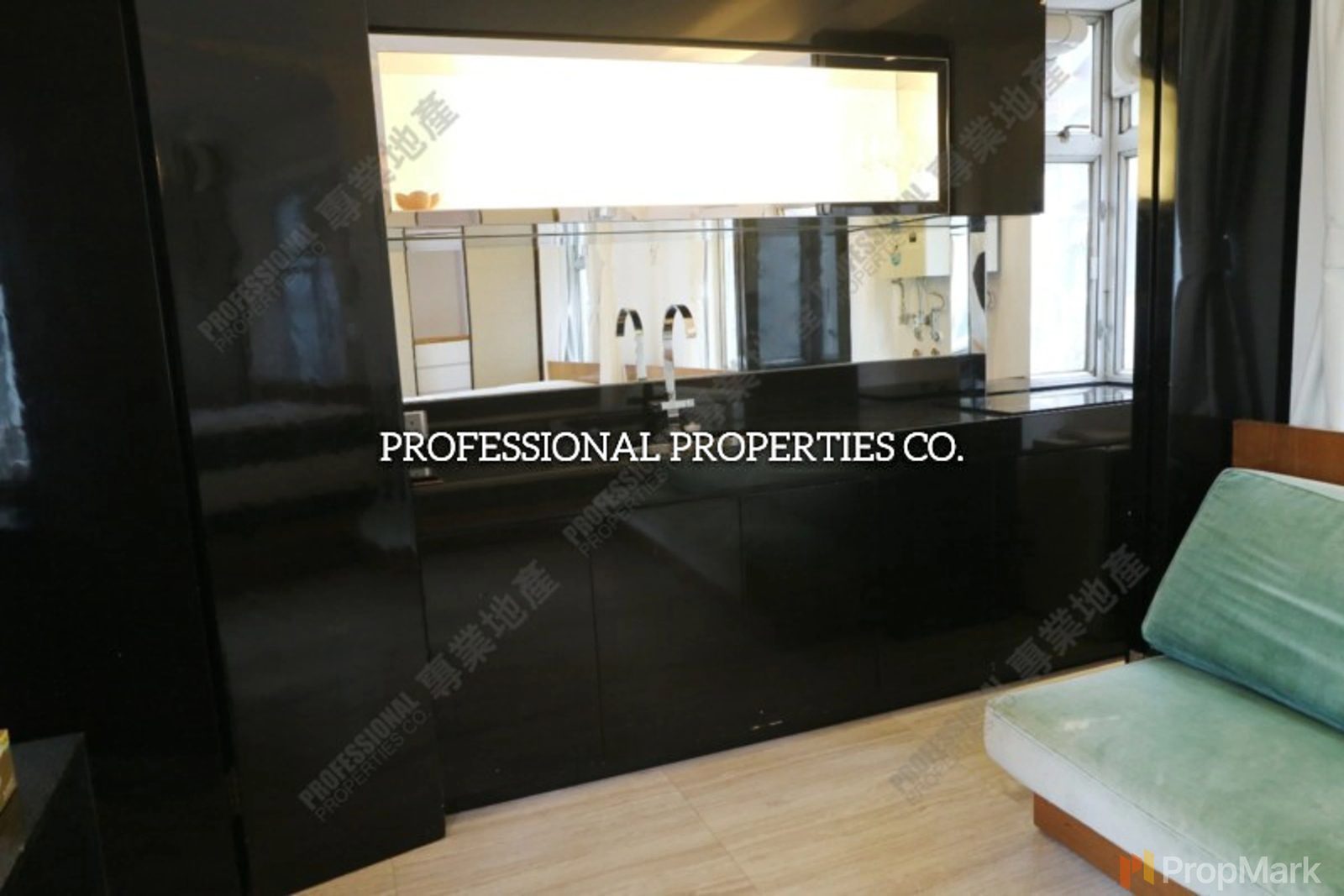 photo 9 — Woodland Court, Mid-levels West
