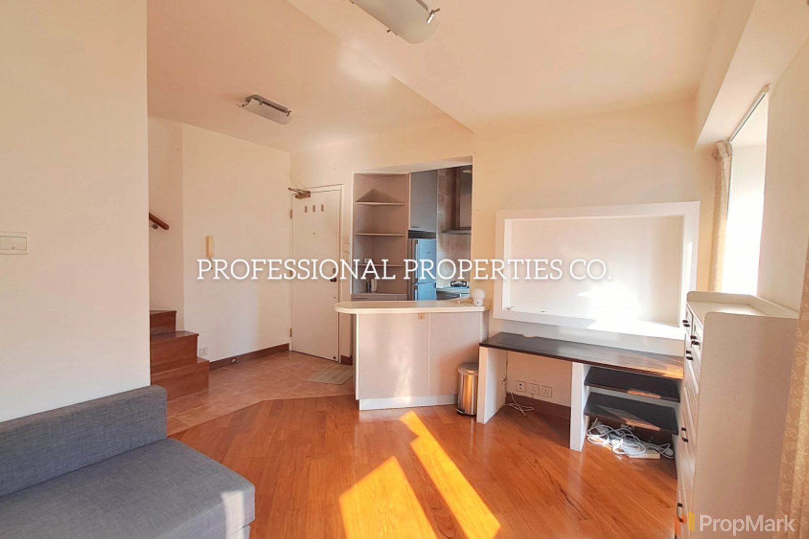 photo 4 — Amber Lodge, Central