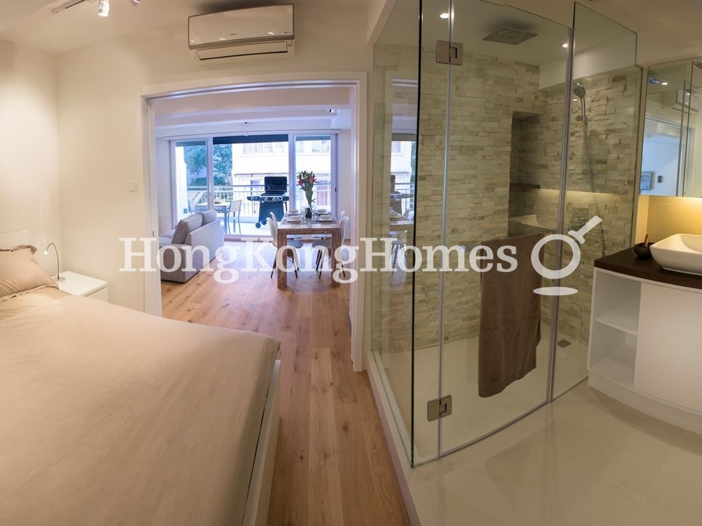 Master Bathroom — 新中環大廈，中環