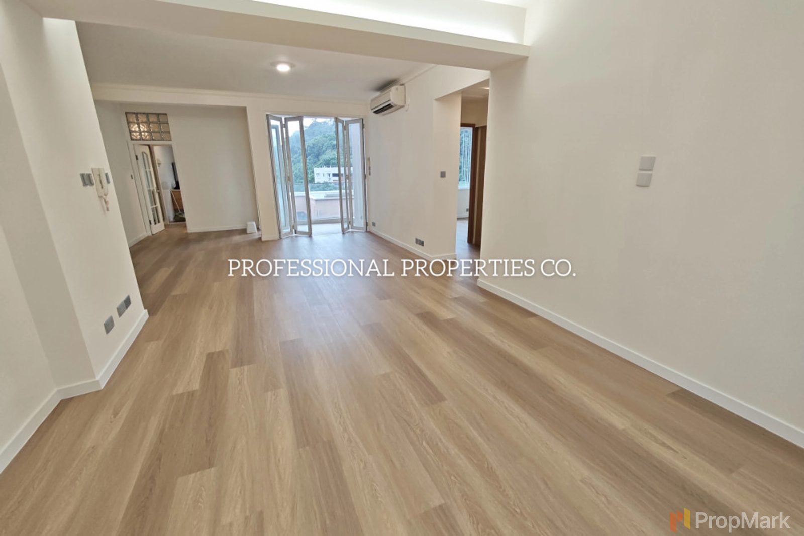 photo 2 — Green Lane Court, Happy Valley