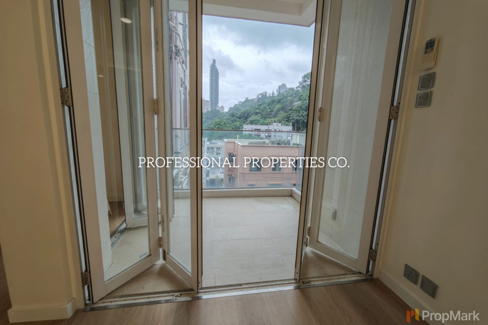 photo 5 — Green Lane Court, Happy Valley