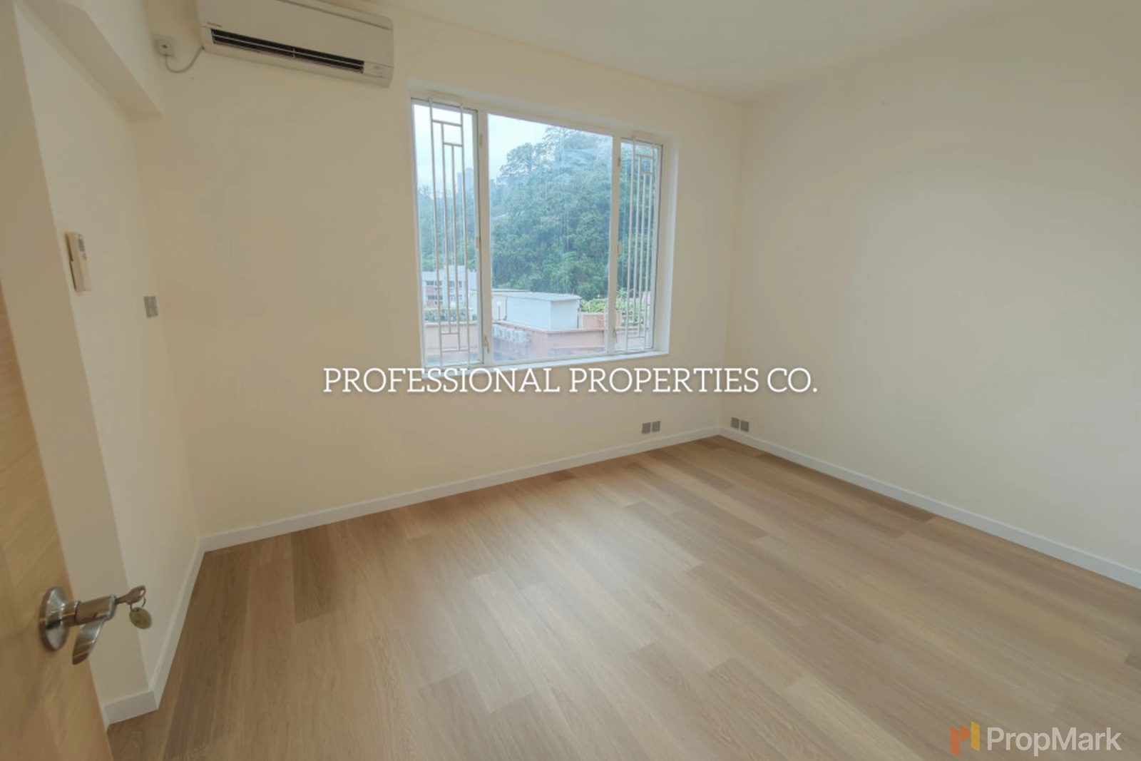 photo 6 — Green Lane Court, Happy Valley