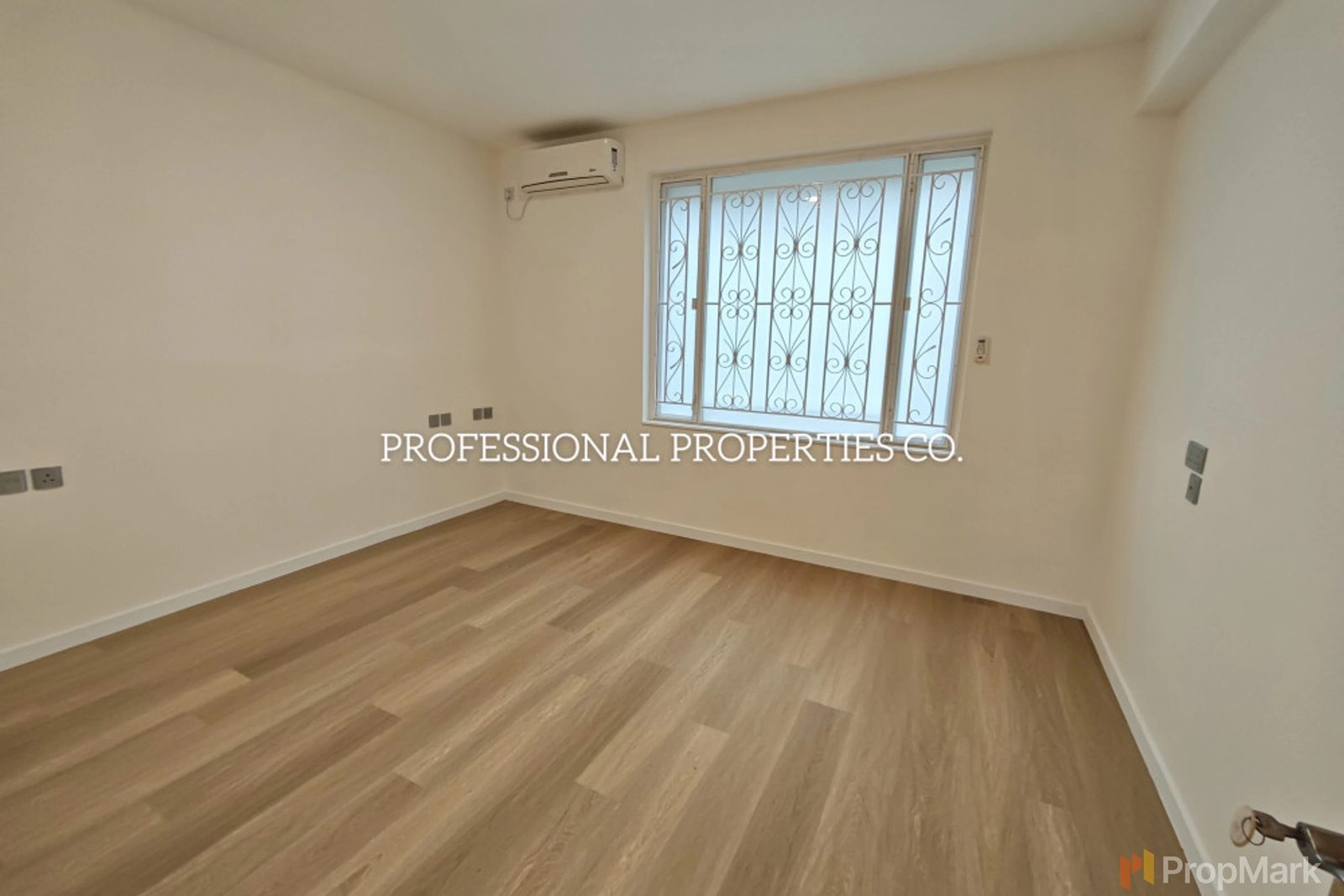photo 7 — Green Lane Court, Happy Valley