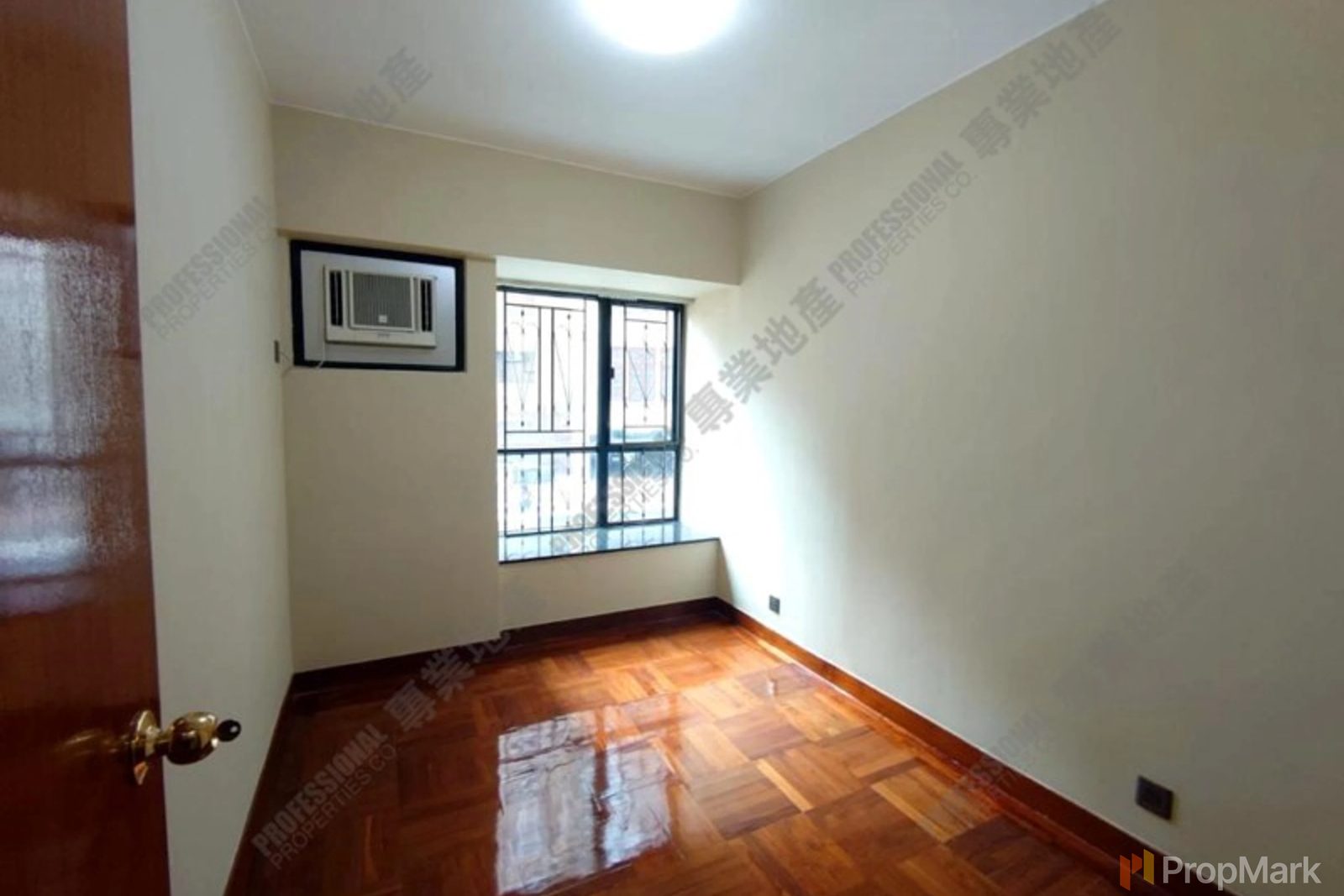 photo 7 — The Grand Panorama, Mid-levels West