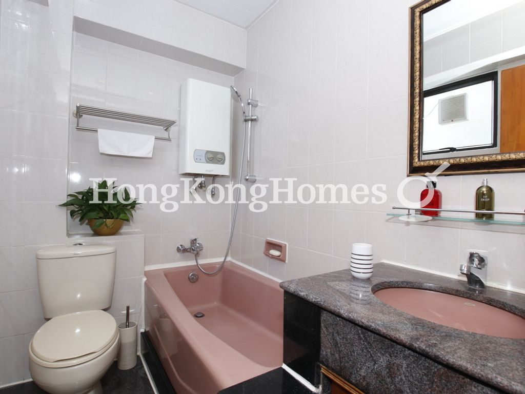 Master Bathroom — 匯翠台 - 第02座，跑馬地