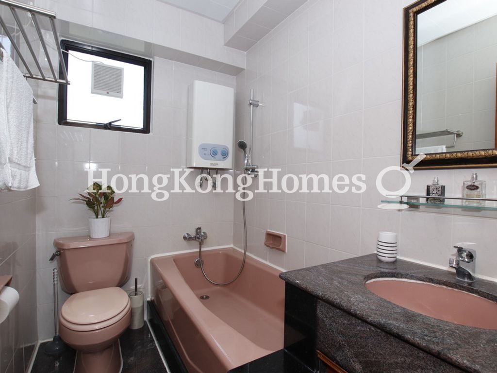 Guest Bathroom — 匯翠台 - 第02座，跑馬地