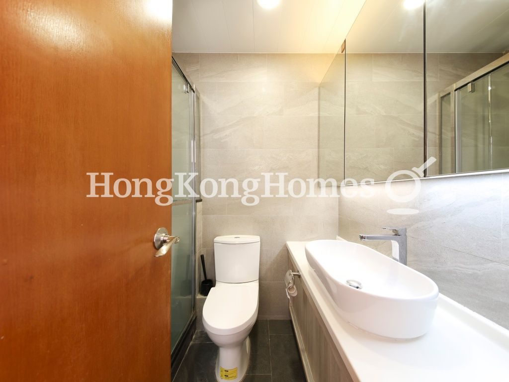 Master Bathroom — Ka Fu Building, Mid-levels West