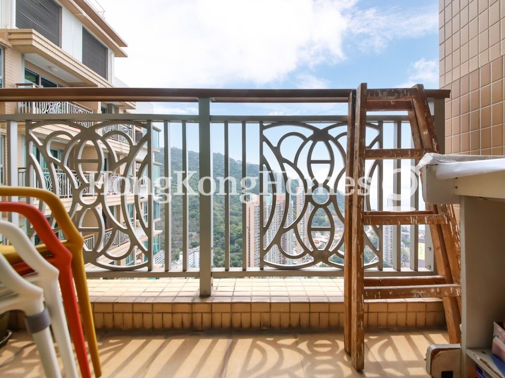 Balcony off Living and Dining Room — 泓都 - 第01座，西環堅尼地城
