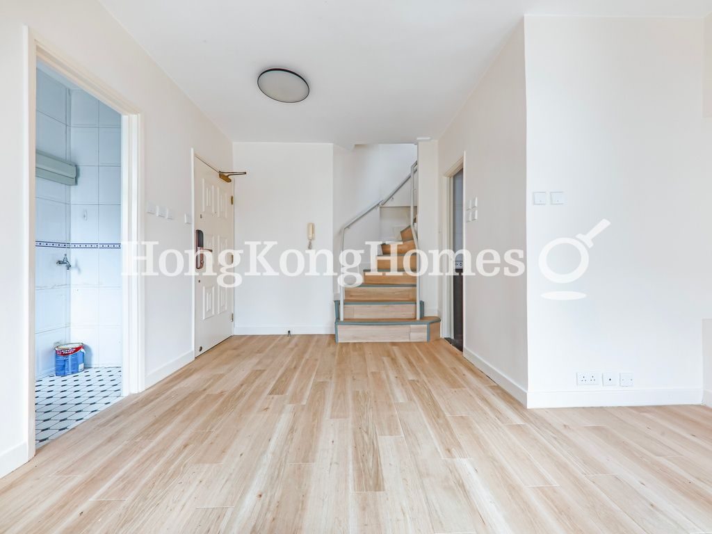 Living and Dining Room — Amber Lodge, Central