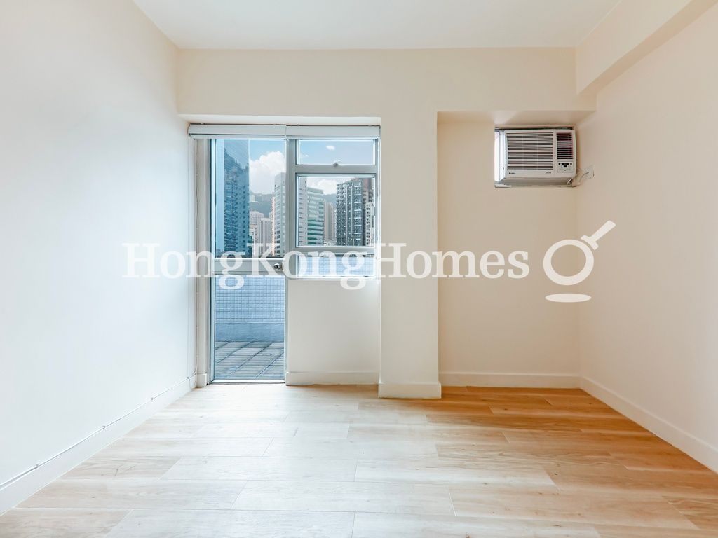 Master Bedroom — Amber Lodge, Central