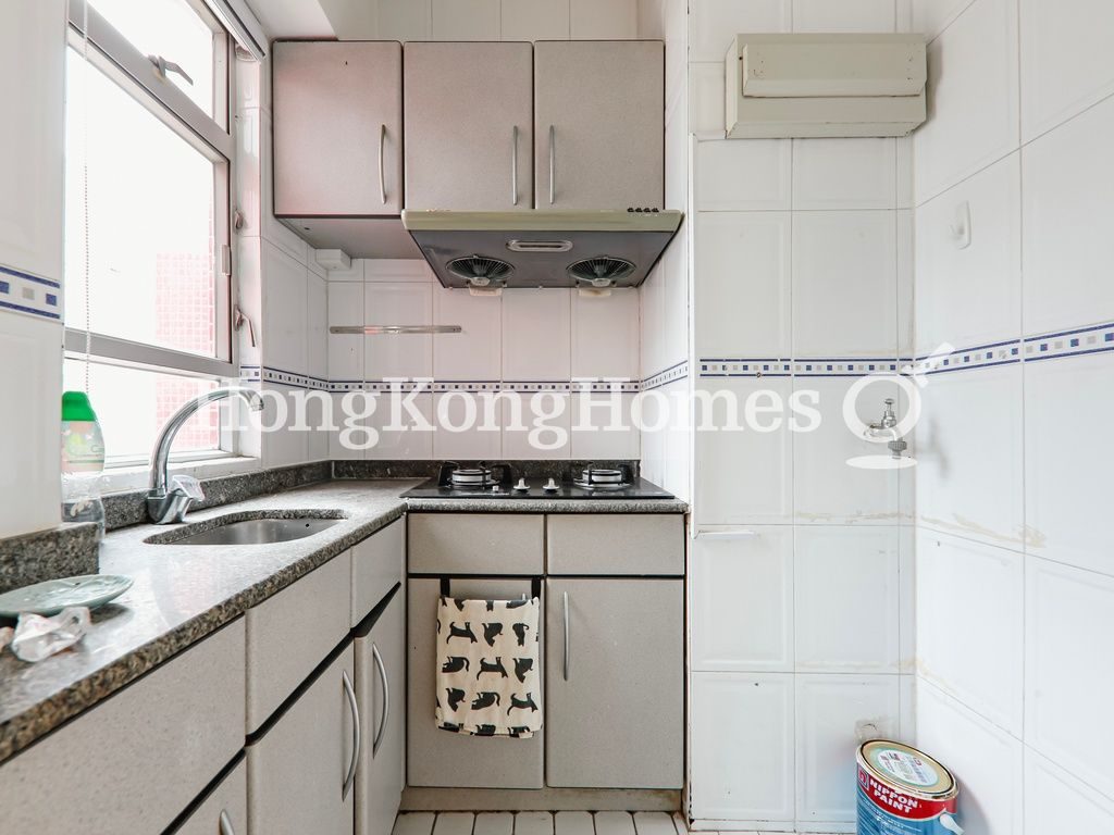 Kitchen — Amber Lodge, Central