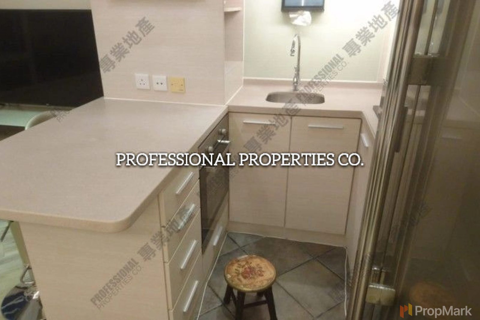 photo 7 — Woodland Court, Mid-levels West