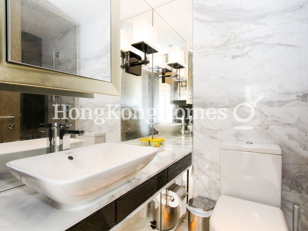 Guest Bathroom — CentrePoint, Central