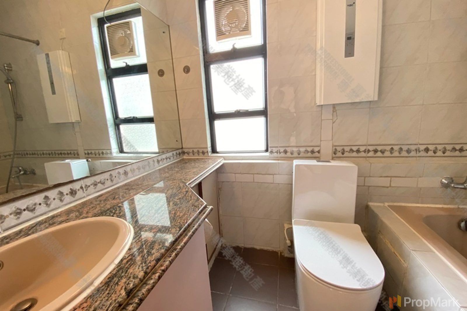 photo 16 — Gardenview Heights, Mid-levels East