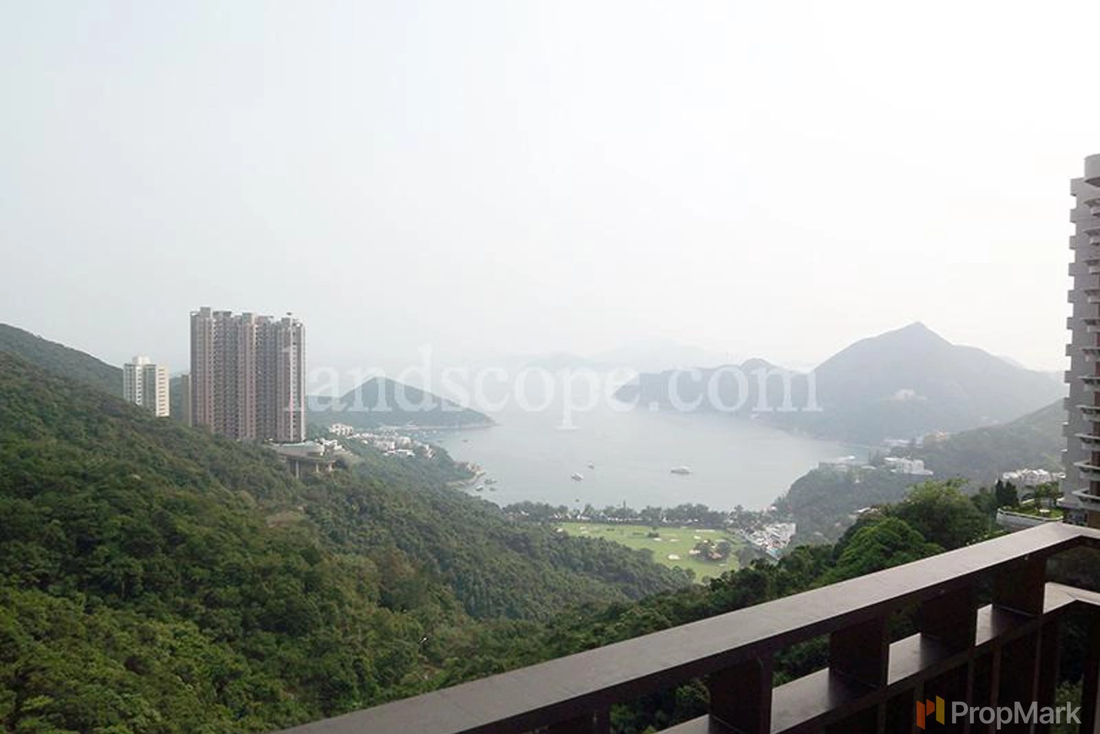 相片 2 — 冠園，港島南區