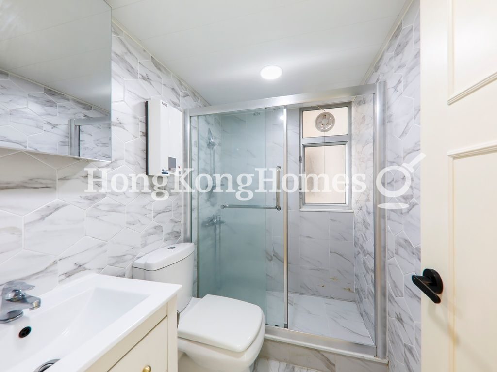 Guest Bathroom — City Garden - Block 13, North Point