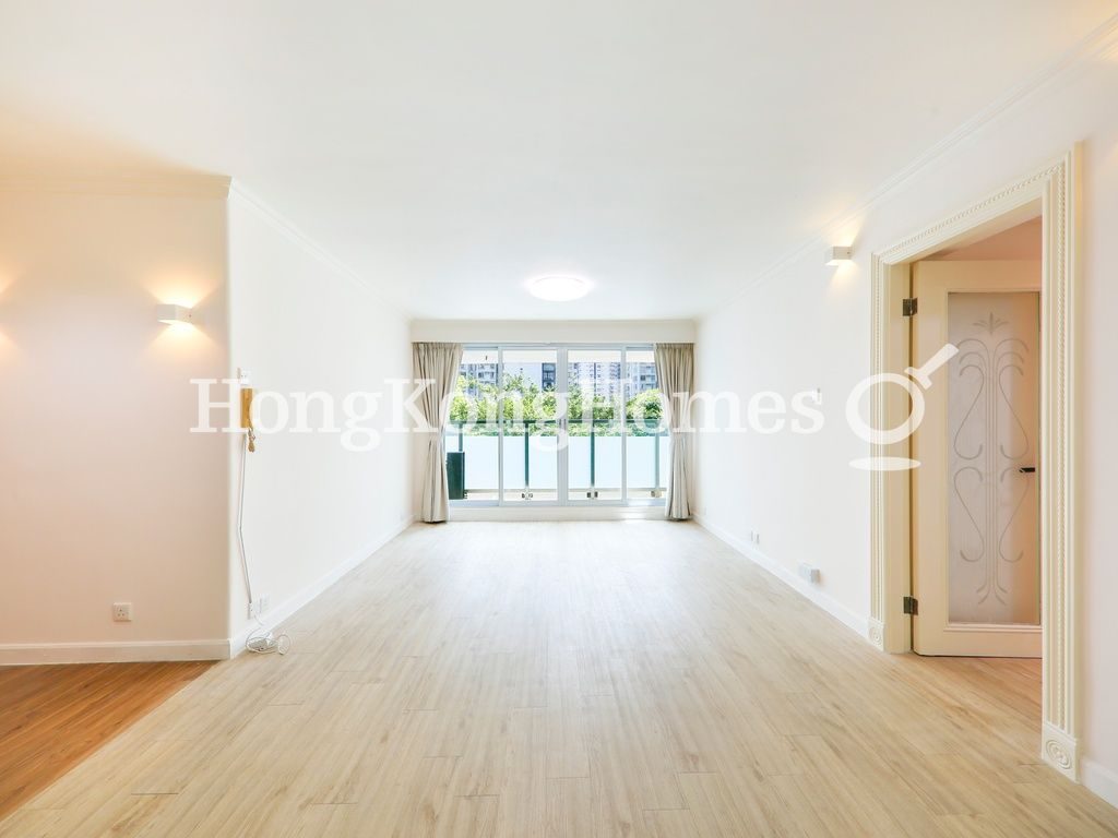 Living and Dining Room — City Garden - Block 13, North Point