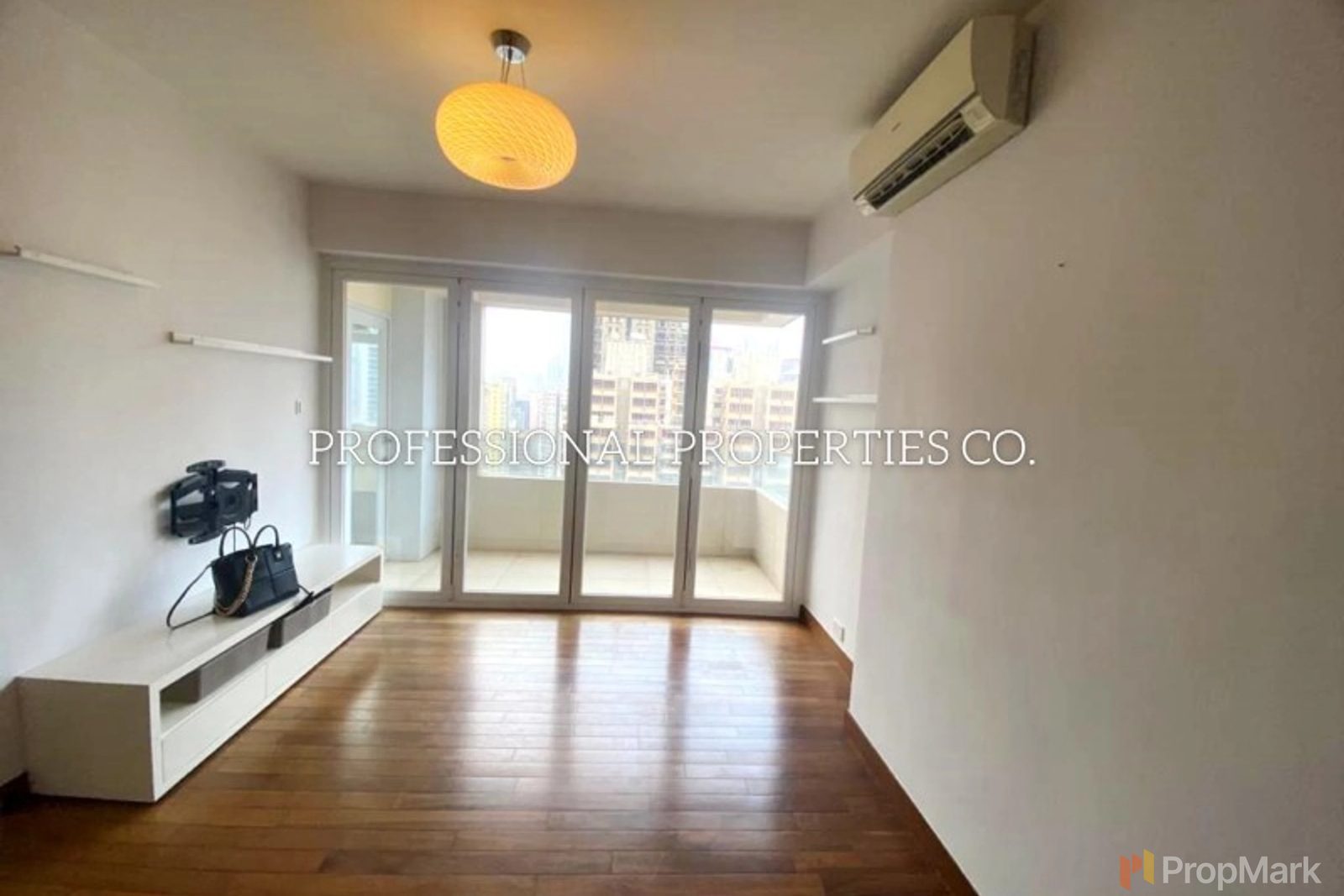 相片 18 — 榮華閣，西營盤