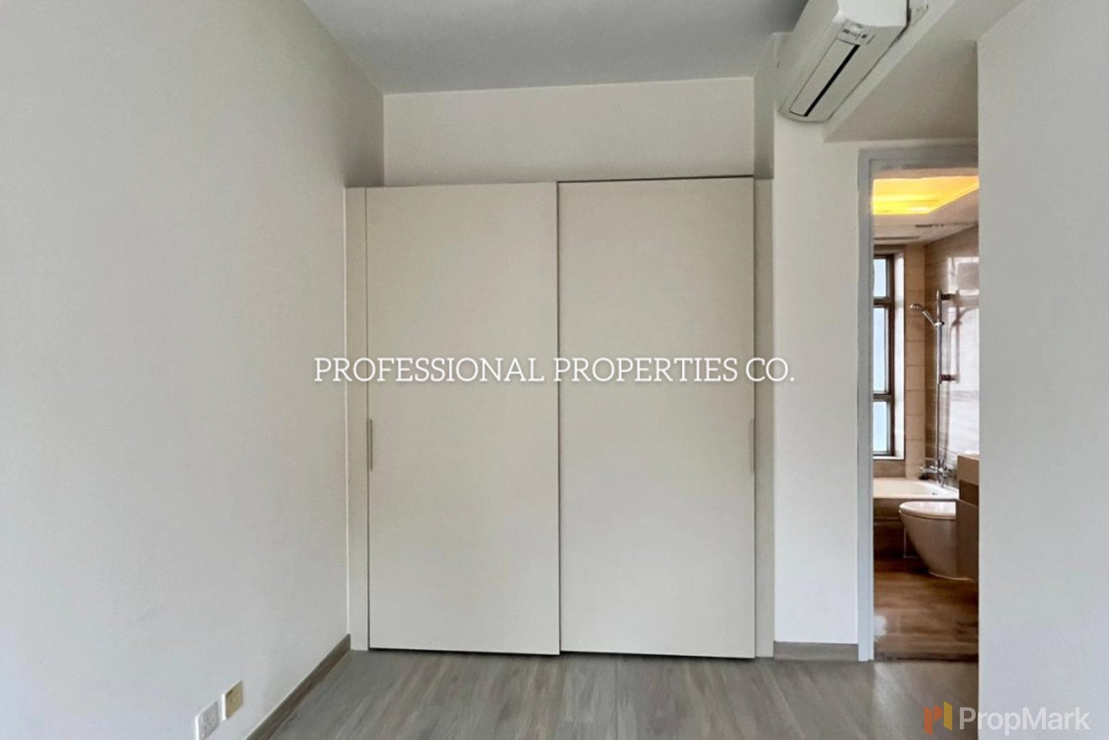 photo 11 — Island Crest, Sai Ying Pun