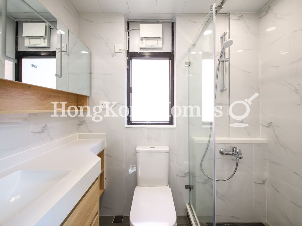 Master Bathroom — 美琳苑，薄扶林