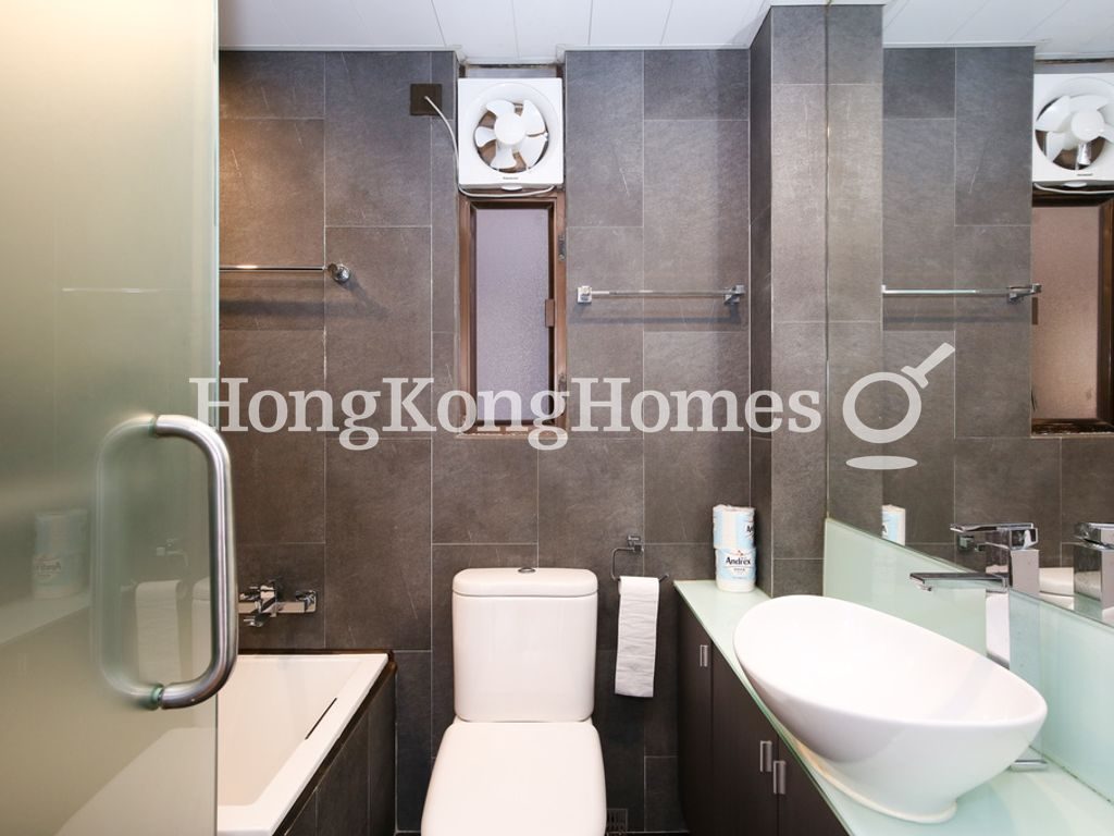 Master Bathroom — Corona Tower, Mid-levels West