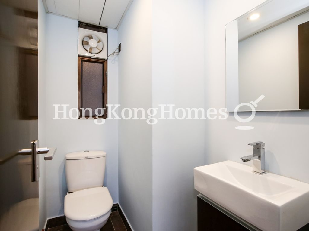 Guest Bathroom — Corona Tower, Mid-levels West