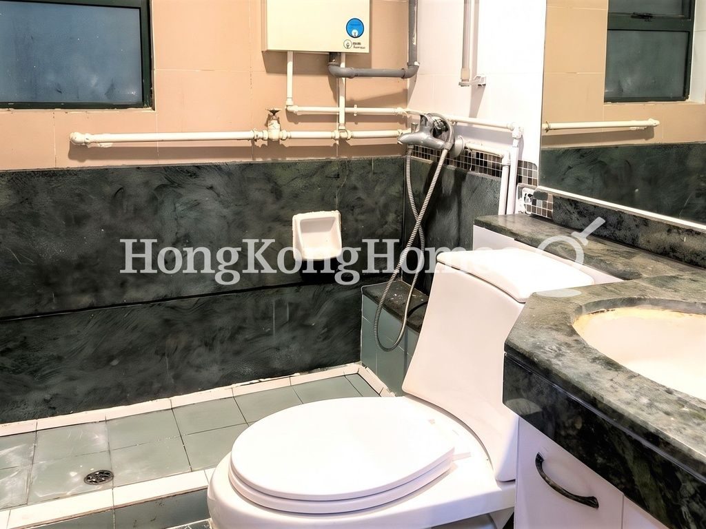Guest Bathroom — 恒龍閣，西半山