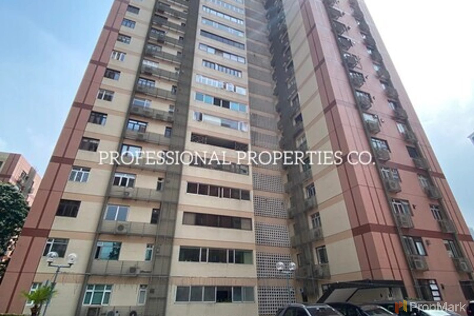 photo 2 — Fontana Gardens, Mid-levels East