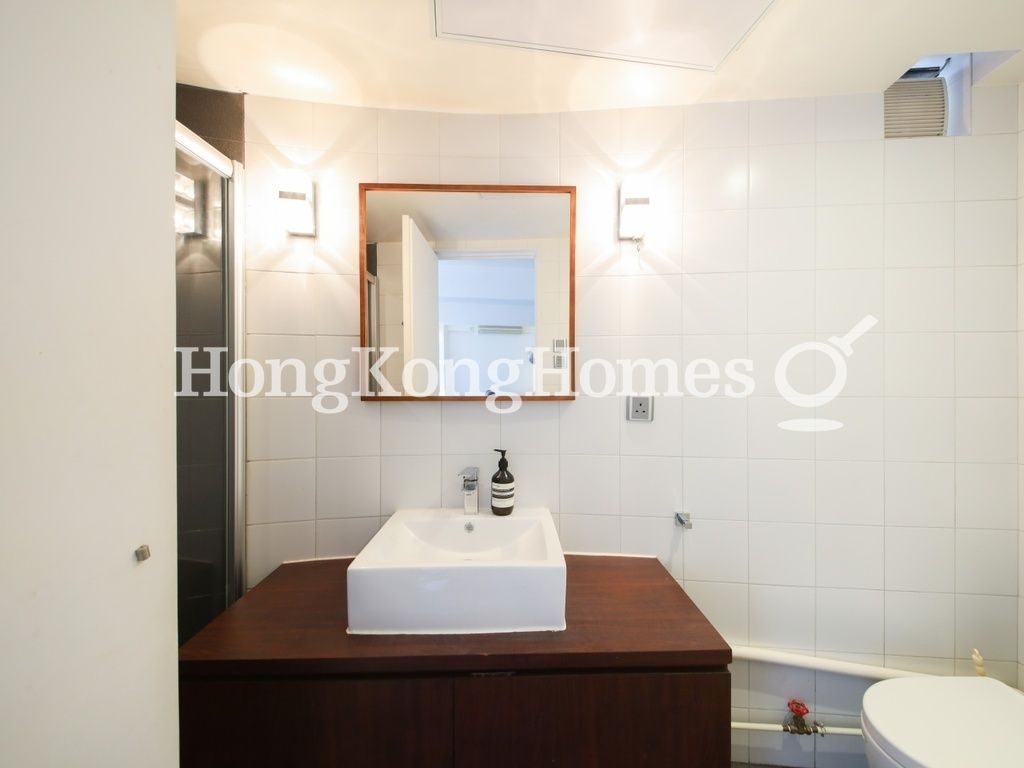 Bathroom — Kai Fung Building, Sheung Wan